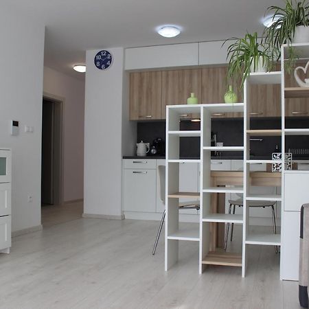 Leo Apartment Free Parking!!! Bratislava Eksteriør billede